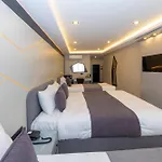White Corner Hotel