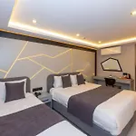 White Corner 3*