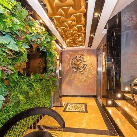 White Corner Hotel 3*