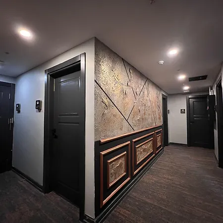 Hotel White Corner 3*