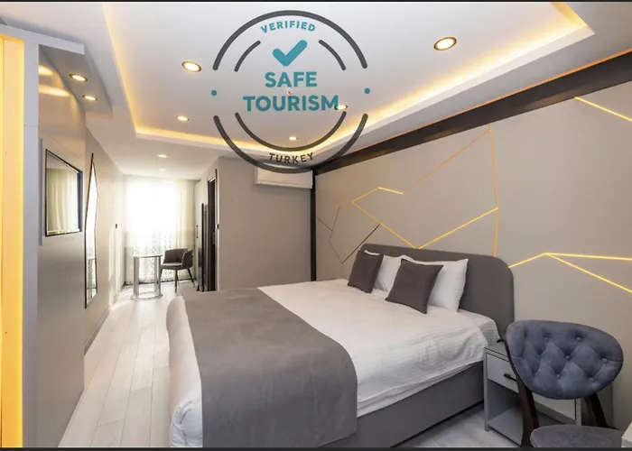 Hotel White Corner 3*