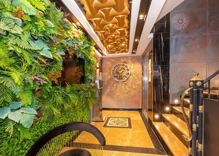 White Corner Hotel 3*