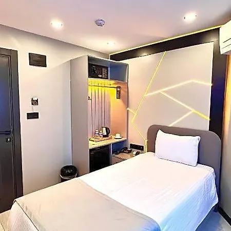 White Corner فندق 3*