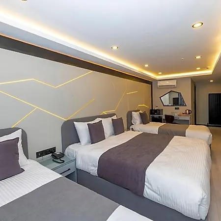 White Corner 3*