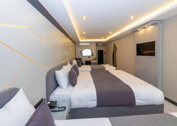 Hotel White Corner 3*