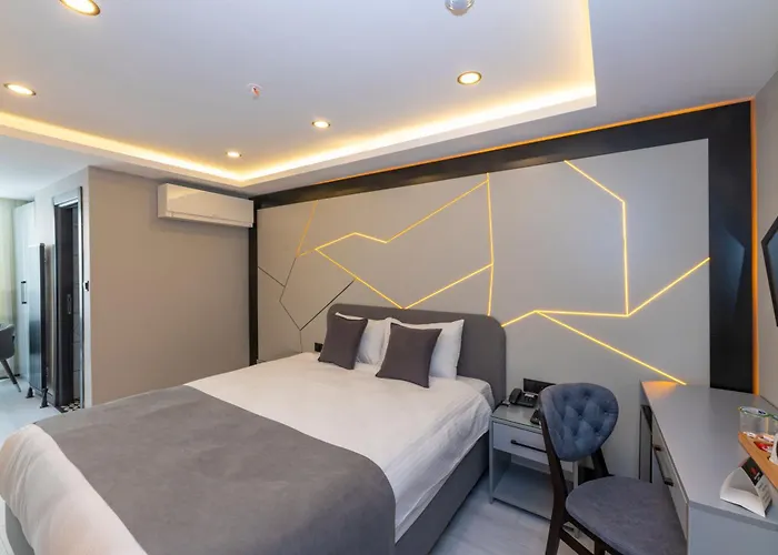 מלון White Corner 3*