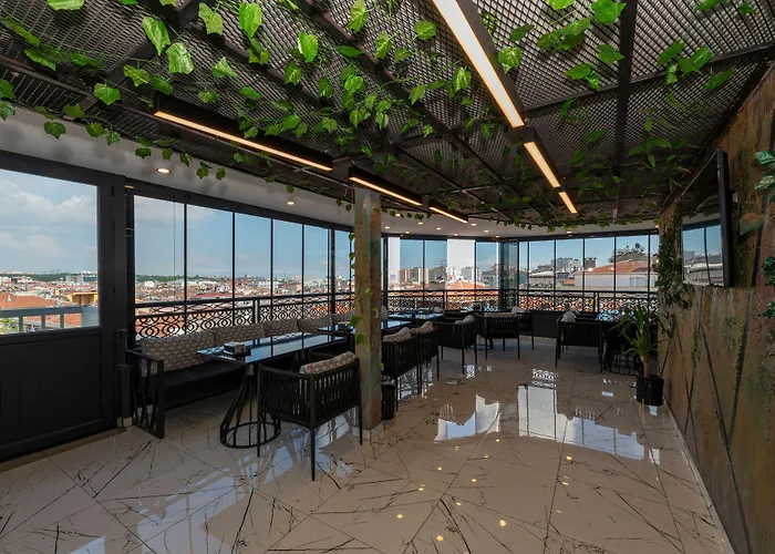 White Corner מלון