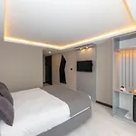 White Corner Hotel 3*